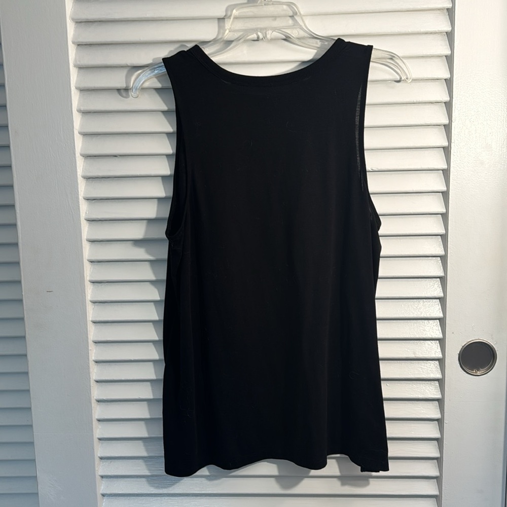 Old Navy Ultralite Active Tank Top, size M - Picture 2 of 3